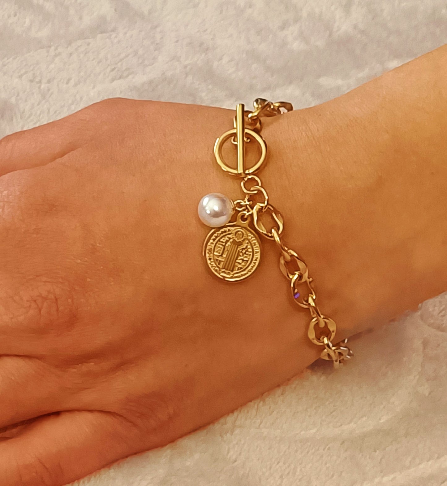 Pulseira San Benito - em aço inoxidável dourado