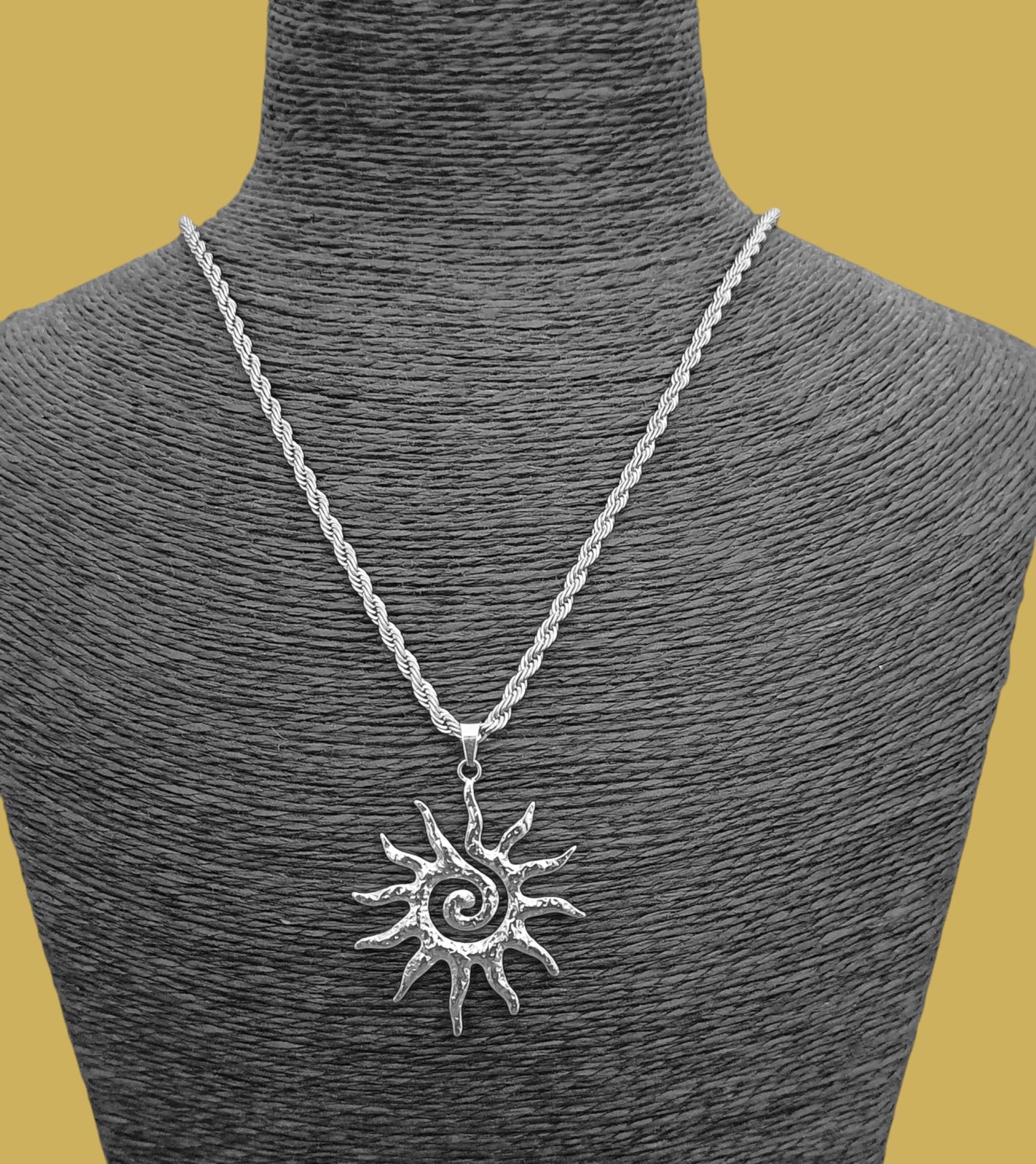 Colar Sol - em aço inoxidável