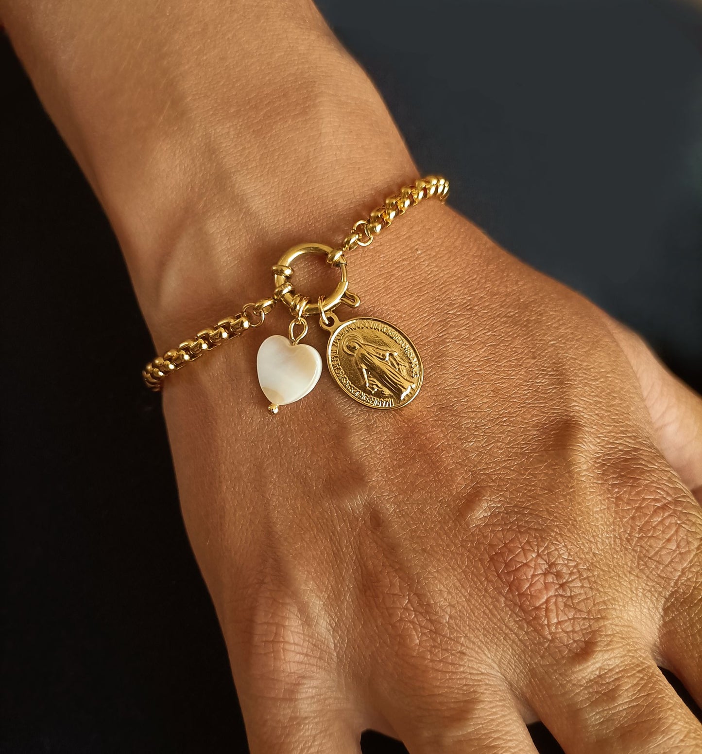 Pulseira Lady of Graces - em aço inoxidável dourado
