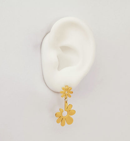 Brincos Two Flowers Gold - em aço inoxidável