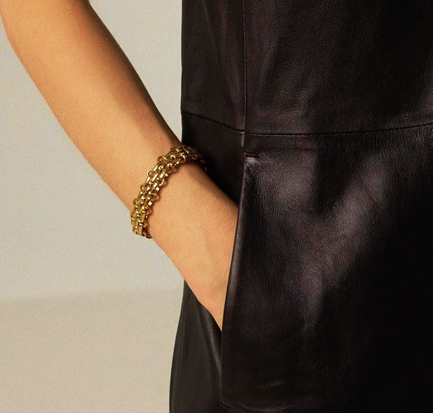 Pulseira Wide Chain - em aço inoxidável dourado