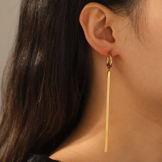 Brincos Line  - em aço inoxidável dourado
