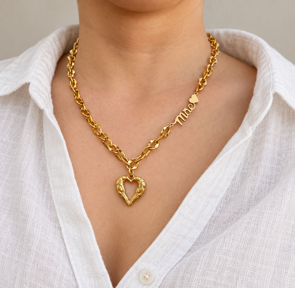 Colar Mother`s Heart - em aço inoxidável dourado