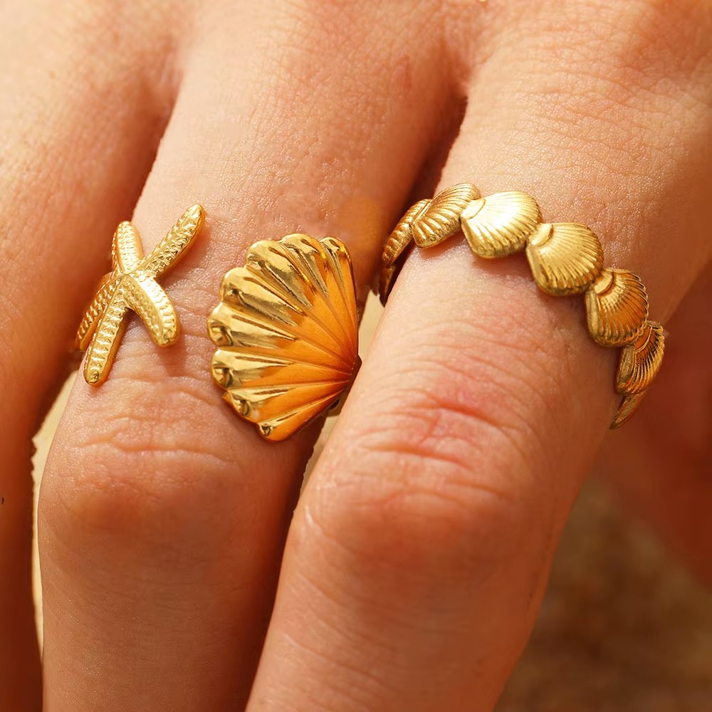 Conjunto Anel Mare e Anel Shells - em aço inoxidável dourado