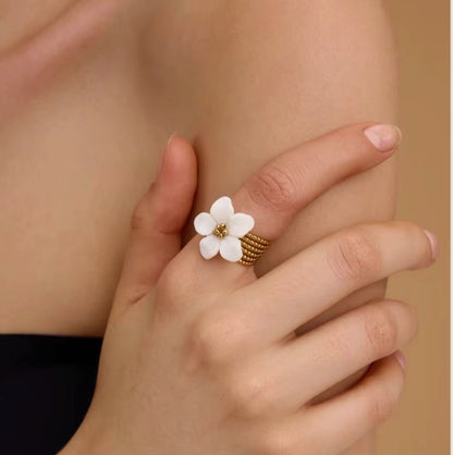 Anel White Flower - em aço inoxidável