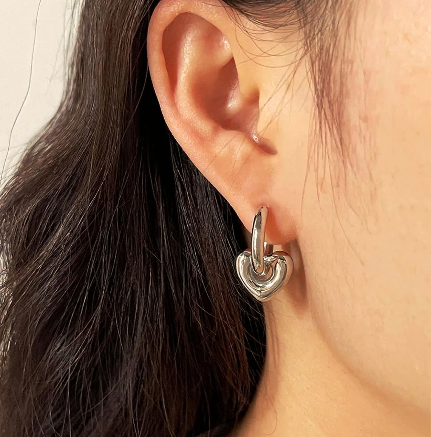 Brincos Silver Heart- em aço inoxidável