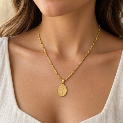 Colar Senhora da Graça - em aço inoxidável dourado