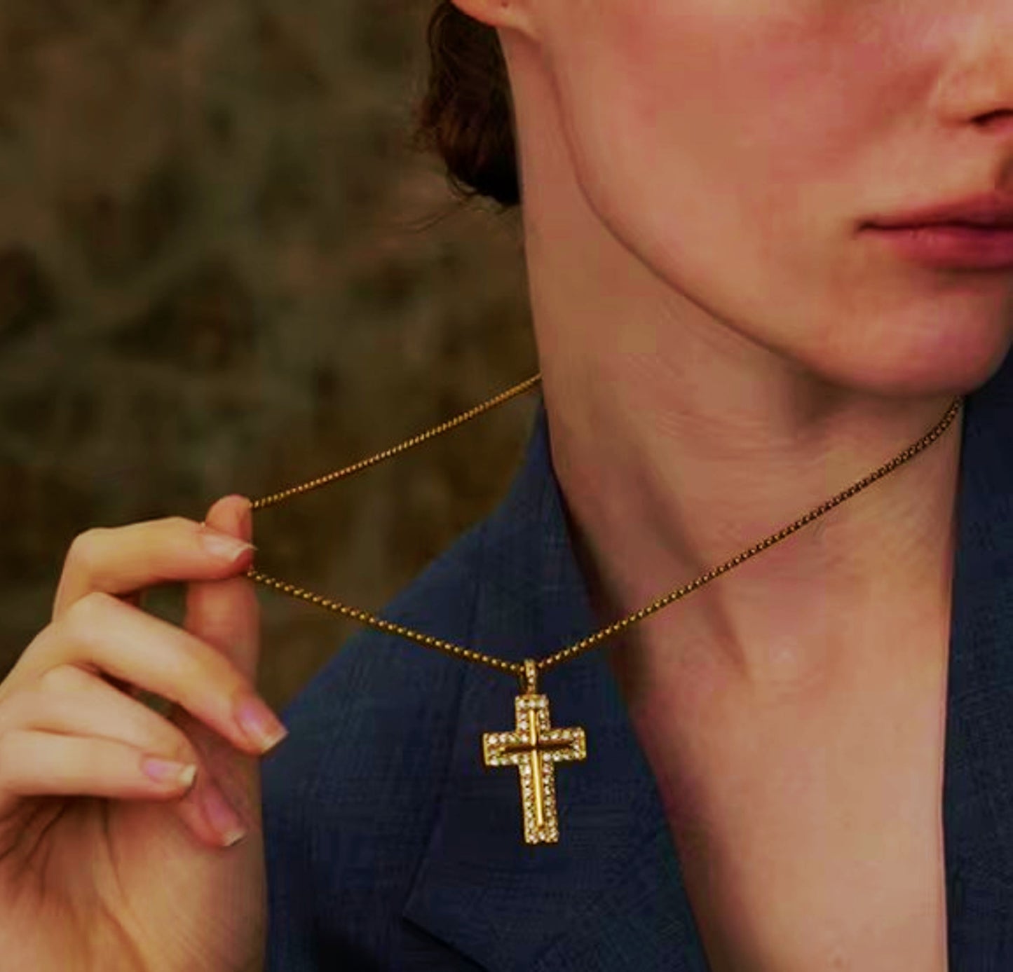 Colar Shining Cross - em aço inoxidável